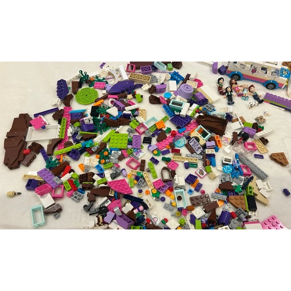 Huge Lot of Lego Friends &‎ Misc Pieces w/ 5 Figures and Accessories